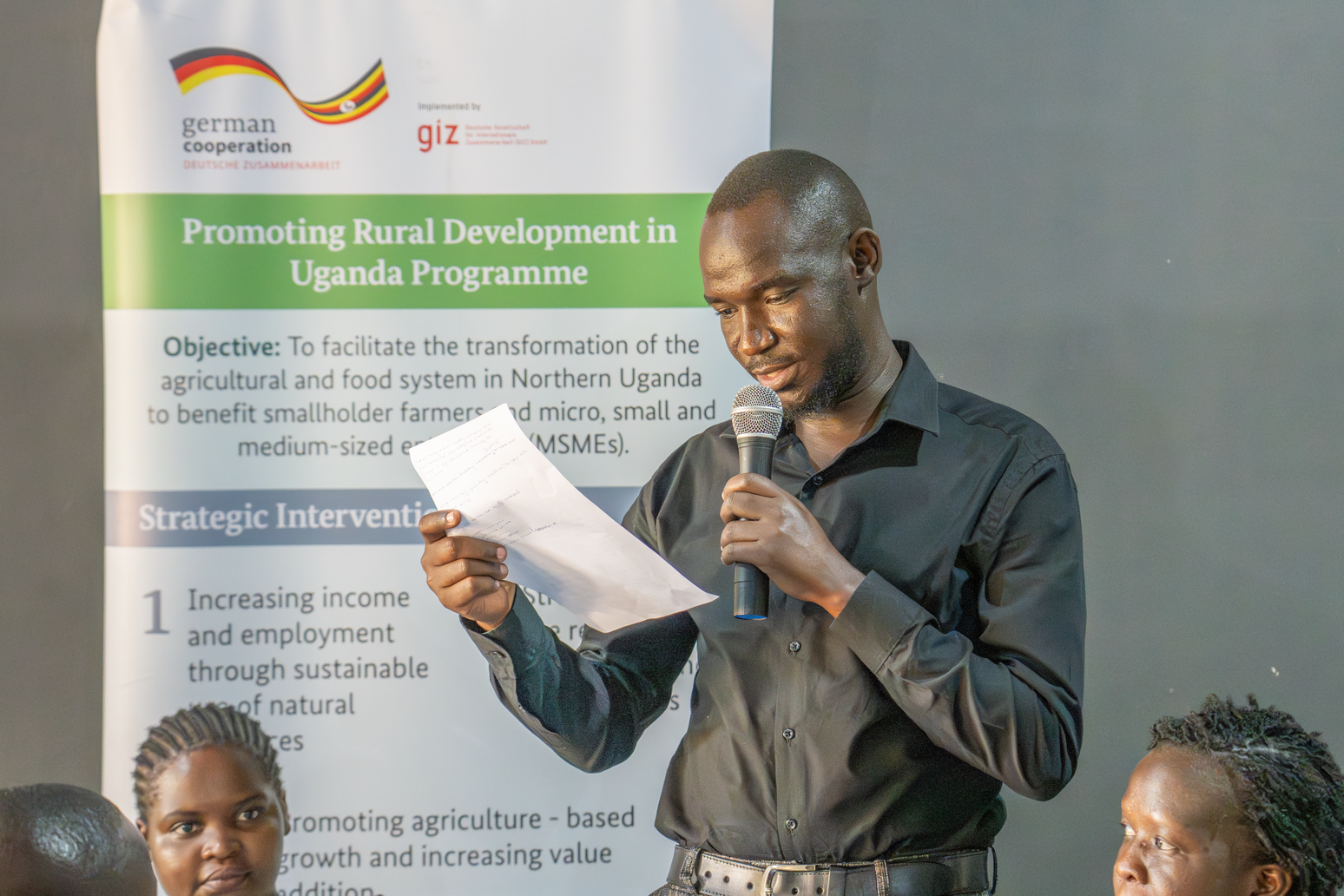 Participant pitching during a programme session